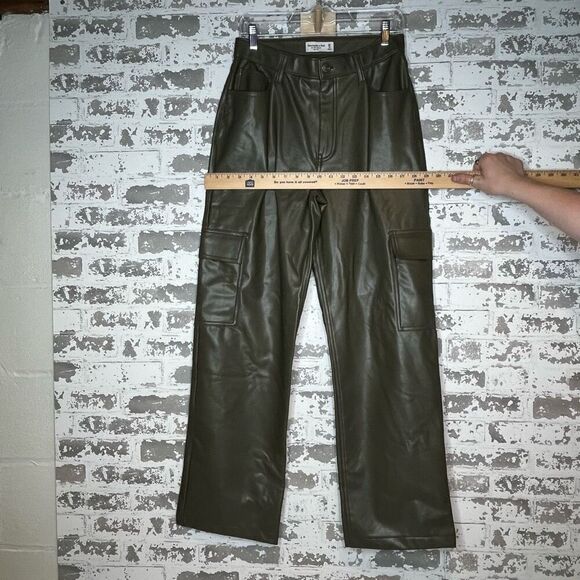 Abercrombie & Fitch | women faux leather 90’s relaxed highrise - Picture 7 of 11